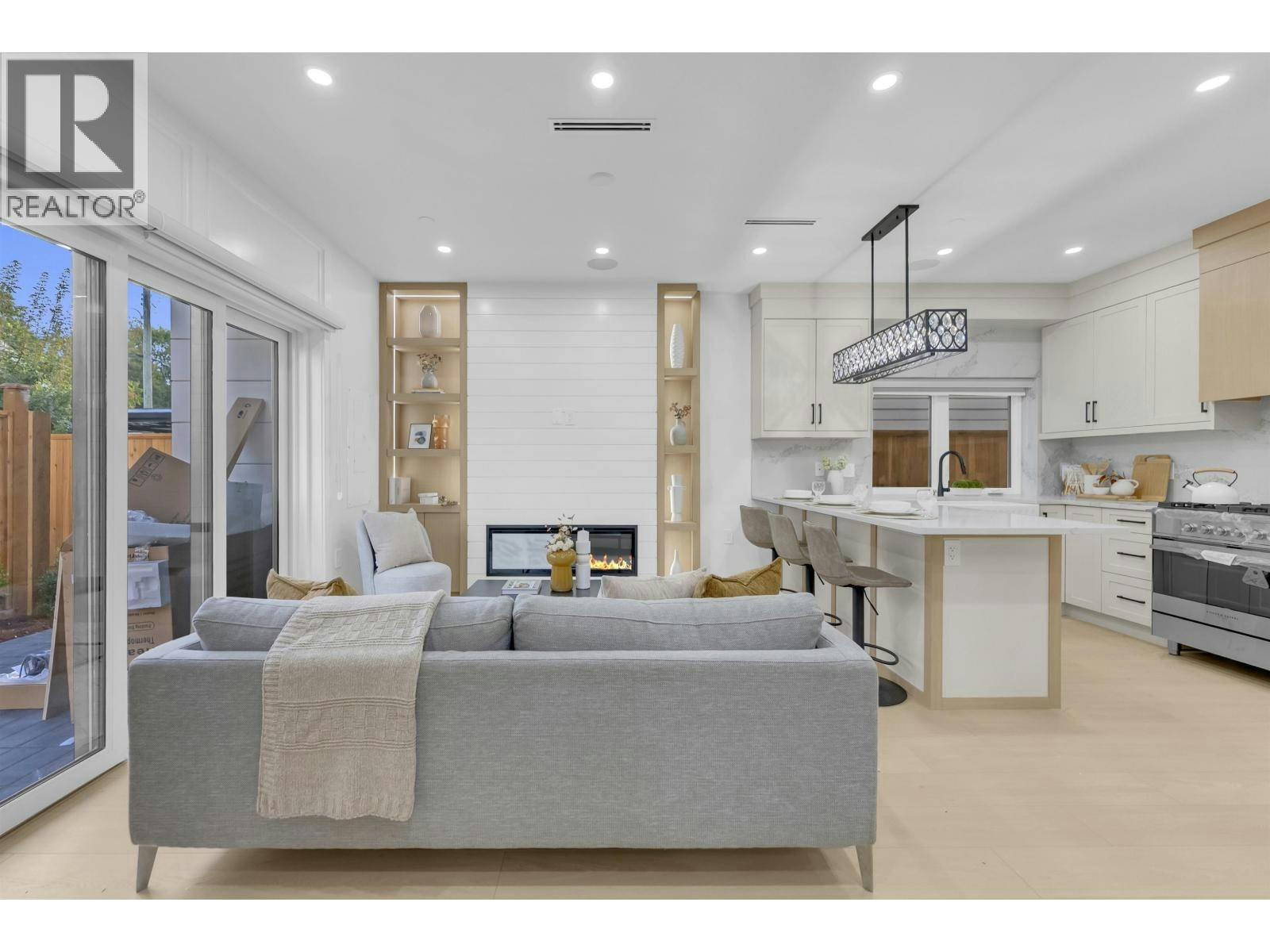 2-2888 E 6th Avenue, Vancouver, BC, V5M 1R8