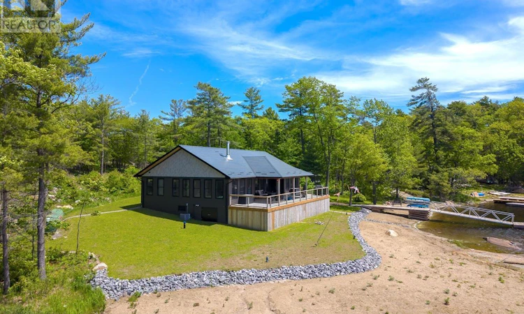 32 A11 Island