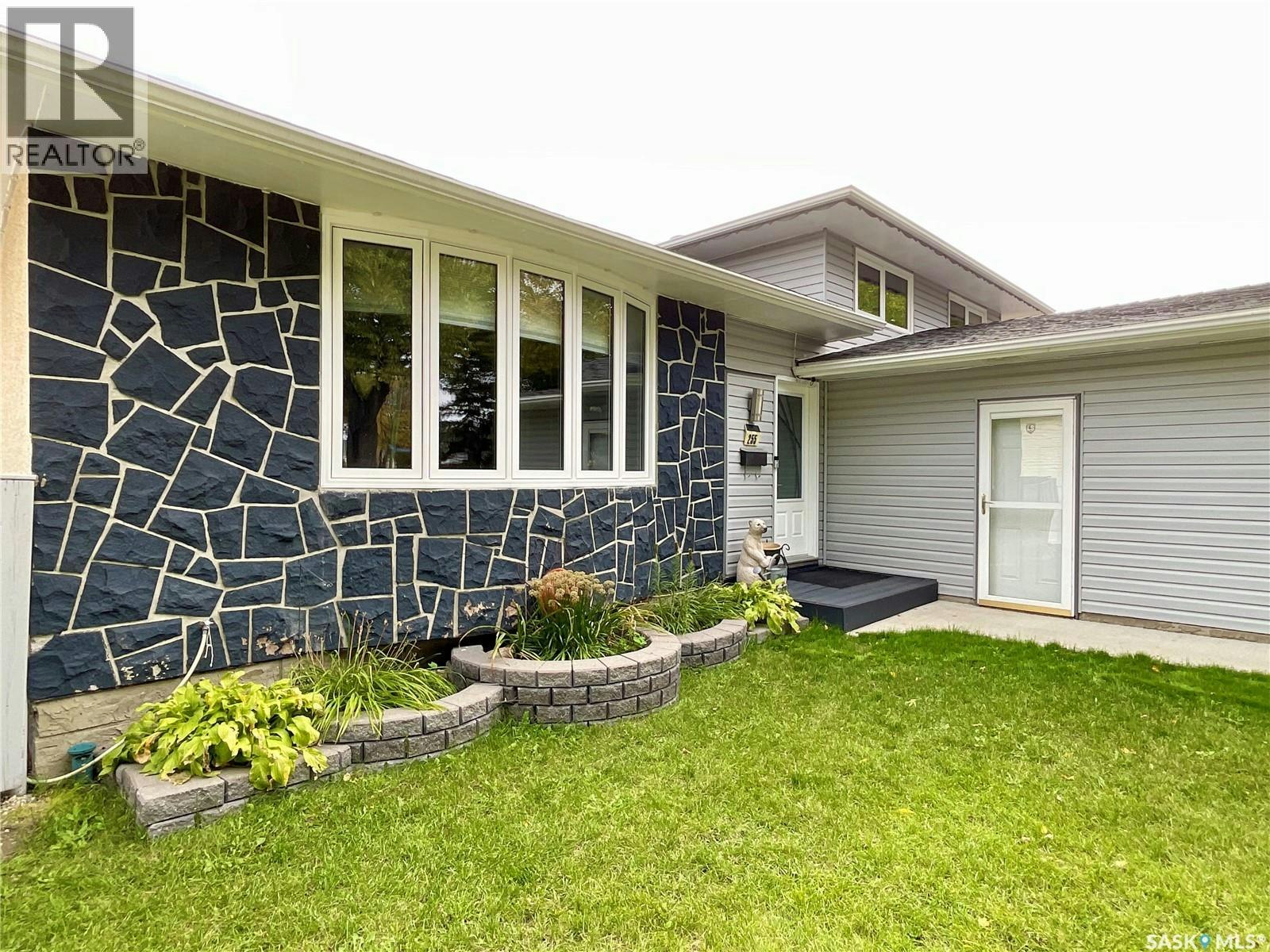 255 Litzenberger Crescent, Regina, SK, S4R 7A2