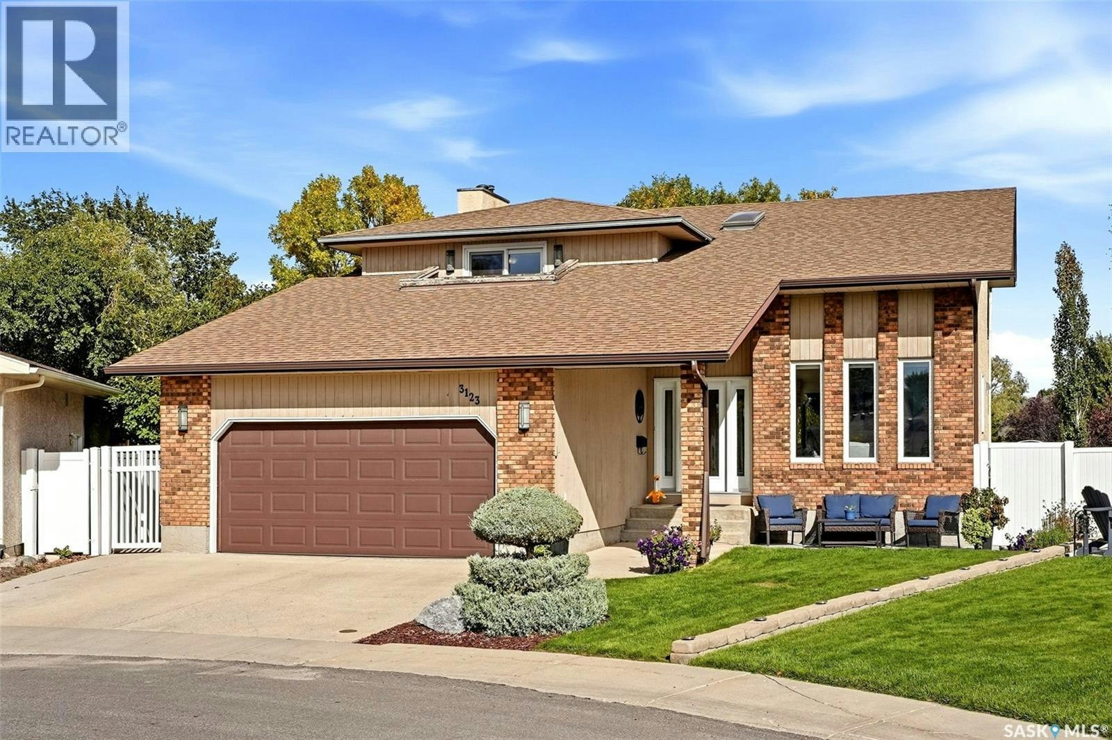 3123 Kanuka Place E, Regina, SK, S4V 2C6