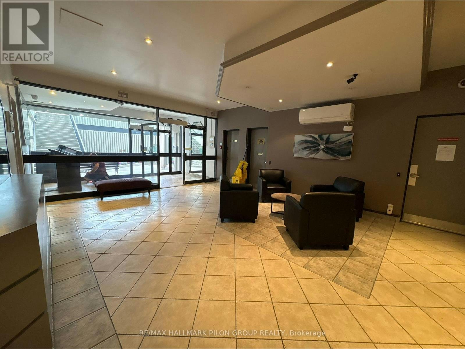 904 158b Mcarthur Avenue, Ottawa, ON, K1L 8C9 - 9