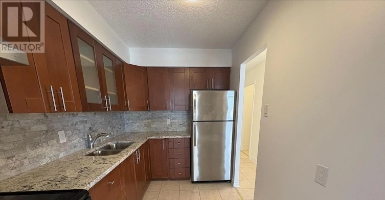 904 158b Mcarthur Avenue, Ottawa, ON, K1L 8C9 - 2