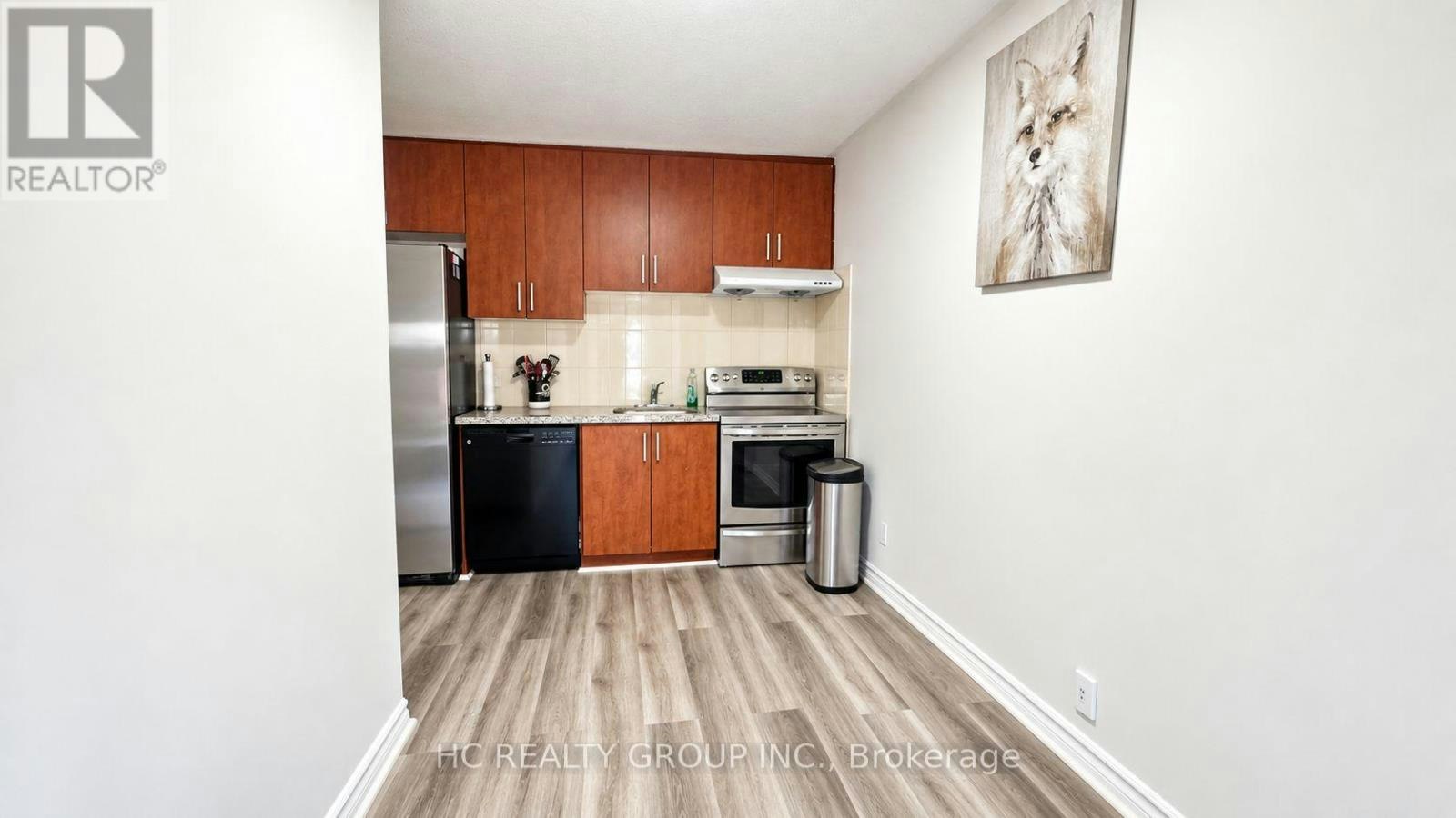 UPPER-34 Carus Avenue, Toronto, ON, M6G 2A4 - 7