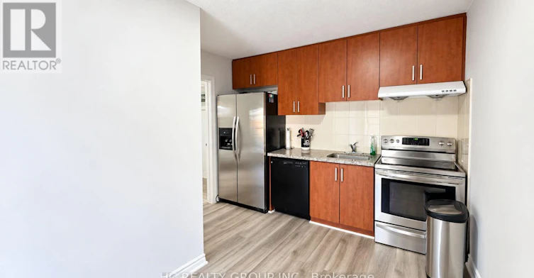 UPPER-34 Carus Avenue, Toronto, ON, M6G 2A4 - 4