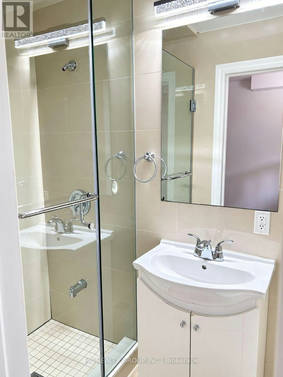 UPPER-34 Carus Avenue, Toronto, ON, M6G 2A4 - 5