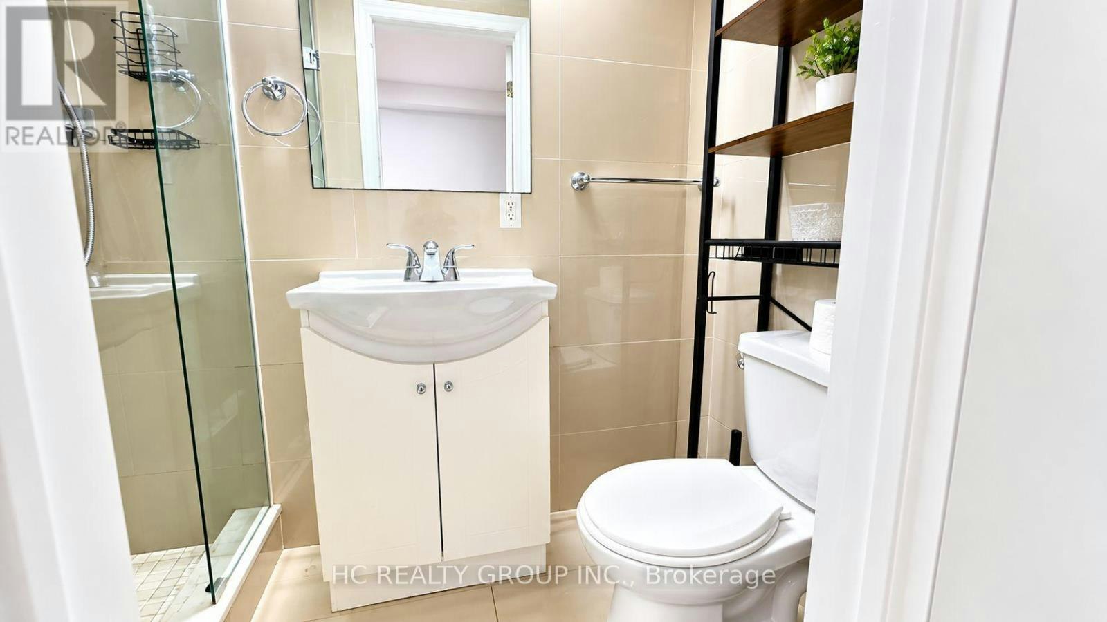 UPPER-34 Carus Avenue, Toronto, ON, M6G 2A4 - 3