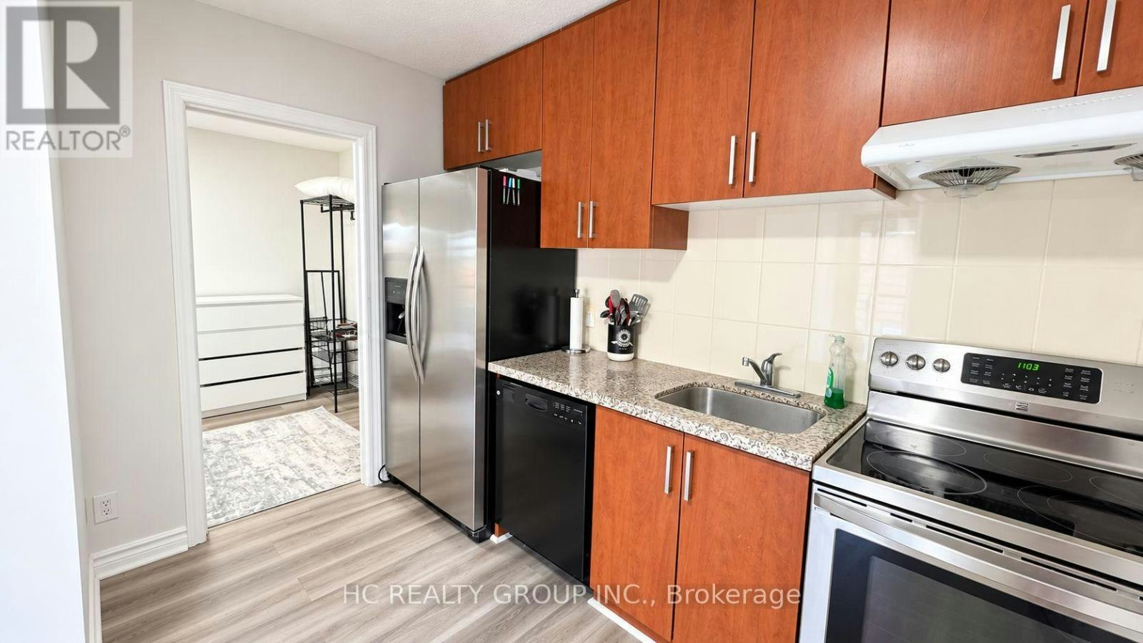 UPPER-34 Carus Avenue, Toronto, ON, M6G 2A4