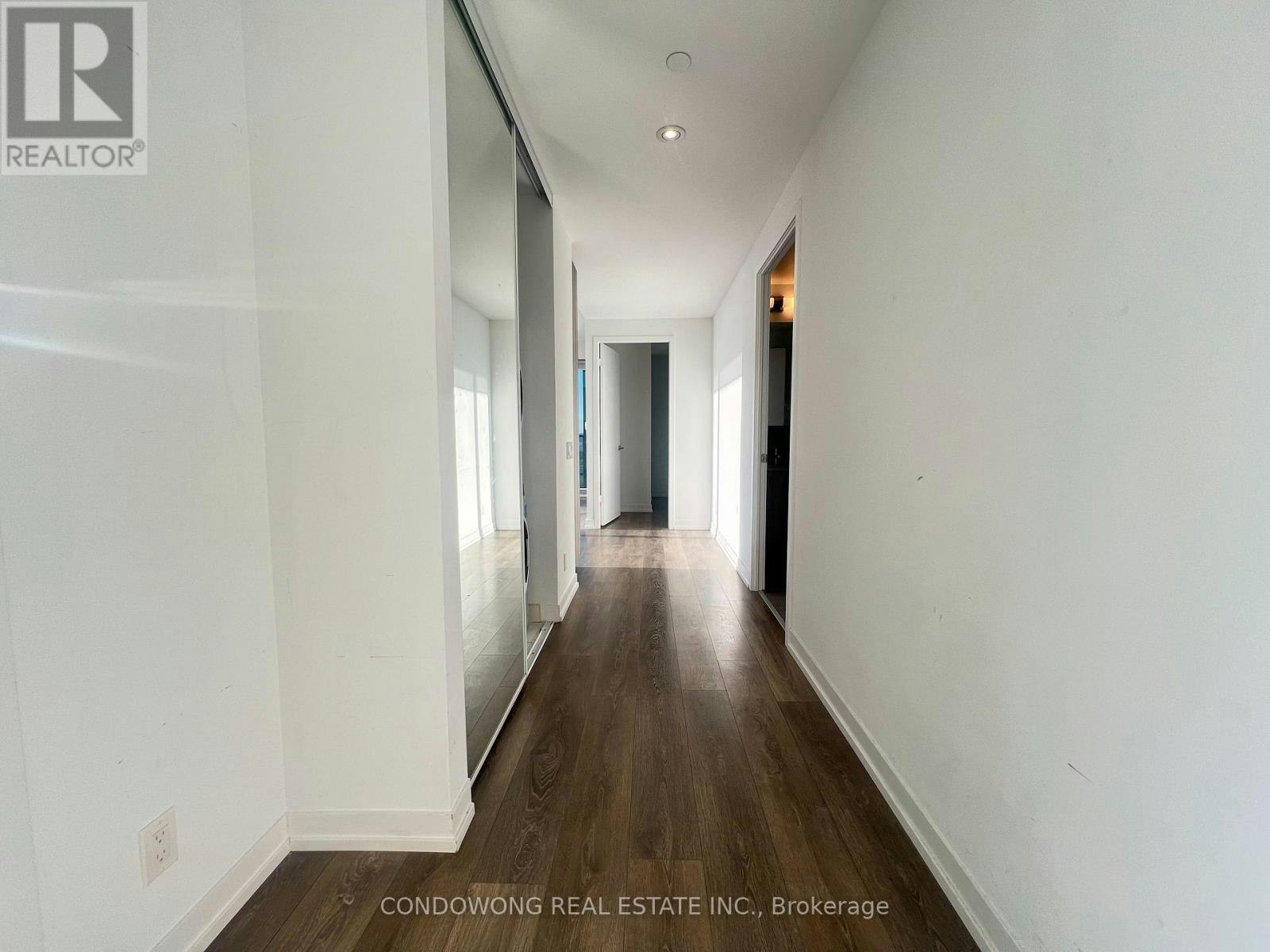 2610-5 Buttermill Avenue, Vaughan, ON, L4K 0J5 2