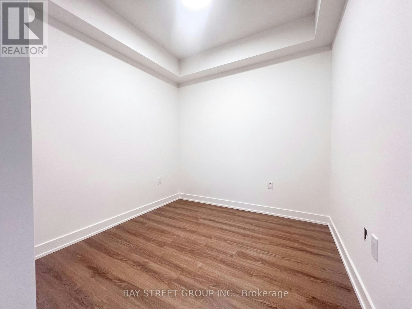 7404-448 Burnhamthorpe Road W, Mississauga, ON, L5B 0R4 - 7