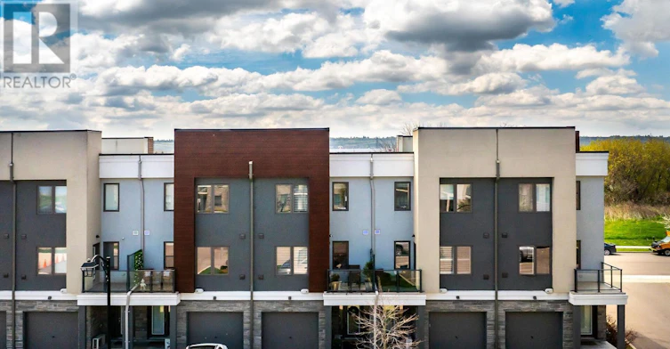 9-115 Shoreview Place, Hamilton, ON, L8E 0K4