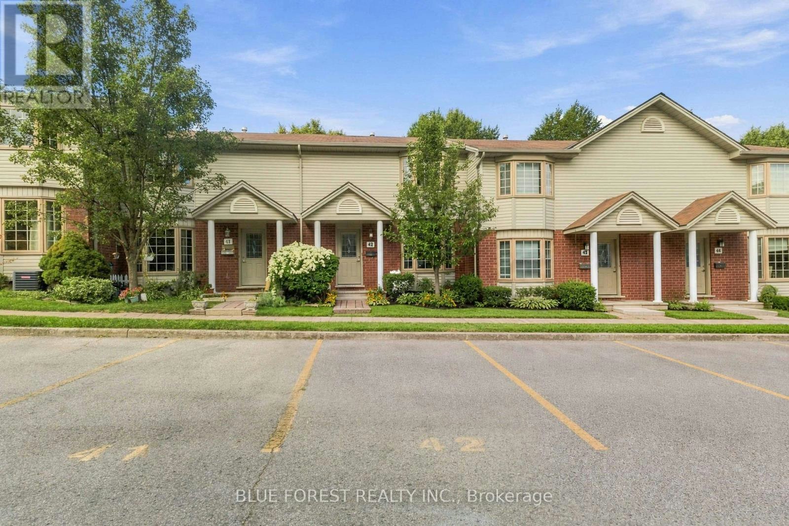42-70 Chapman Court, London, ON, N6G 4Z4 - 2