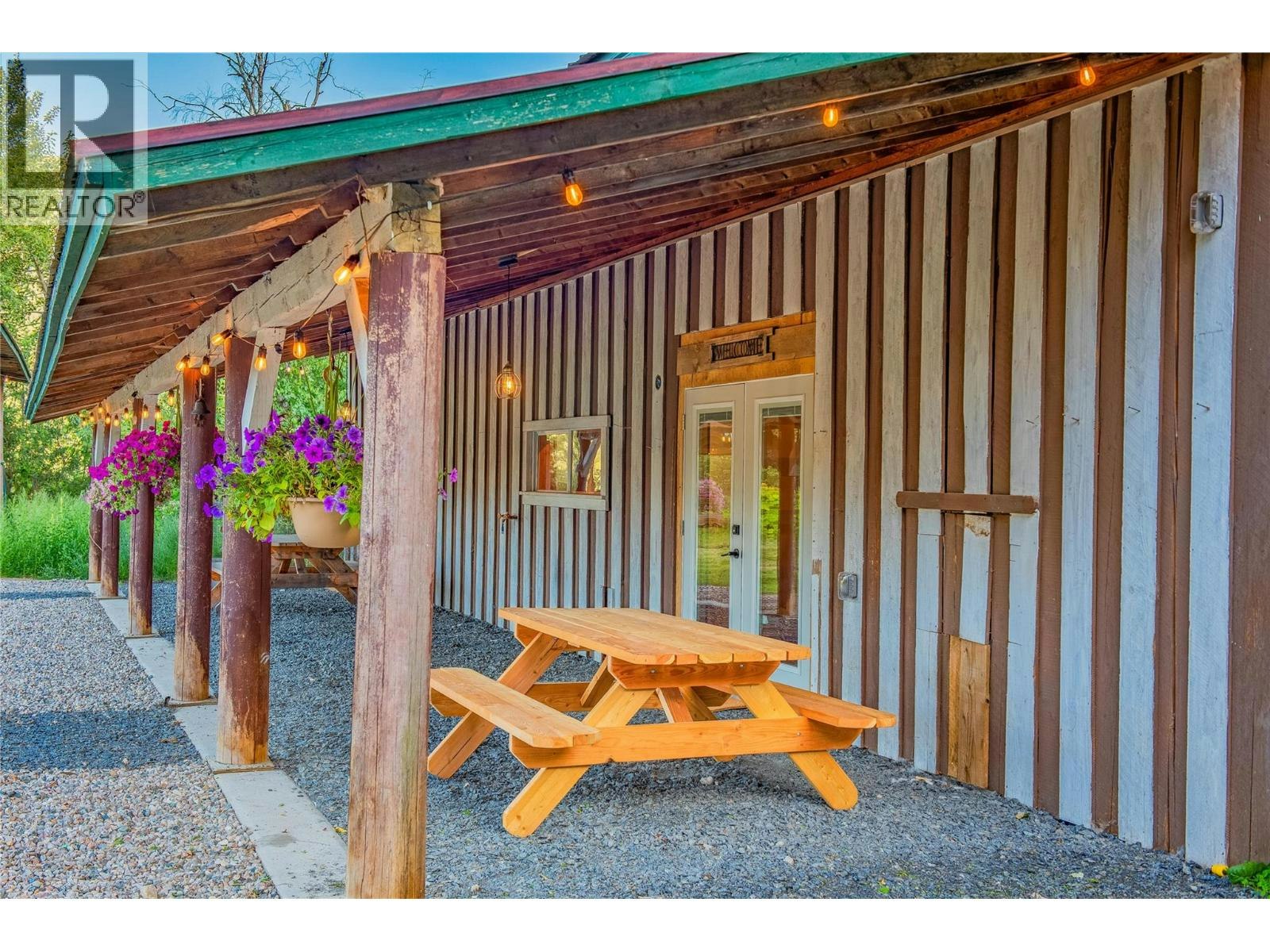 2396 Nault Road, Pass Creek, BC, V1N 4T5 - 46