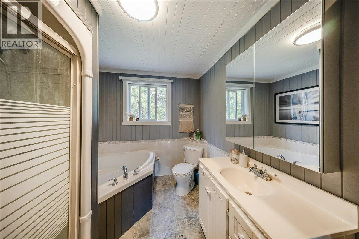 2396 Nault Road, Pass Creek, BC, V1N 4T5 - 23