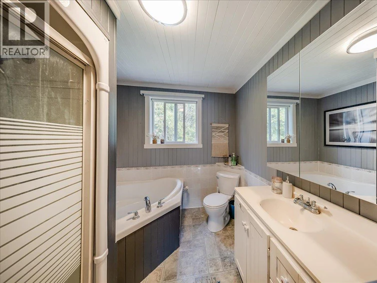 2396 Nault Road, Pass Creek, BC, V1N 4T5 - 23