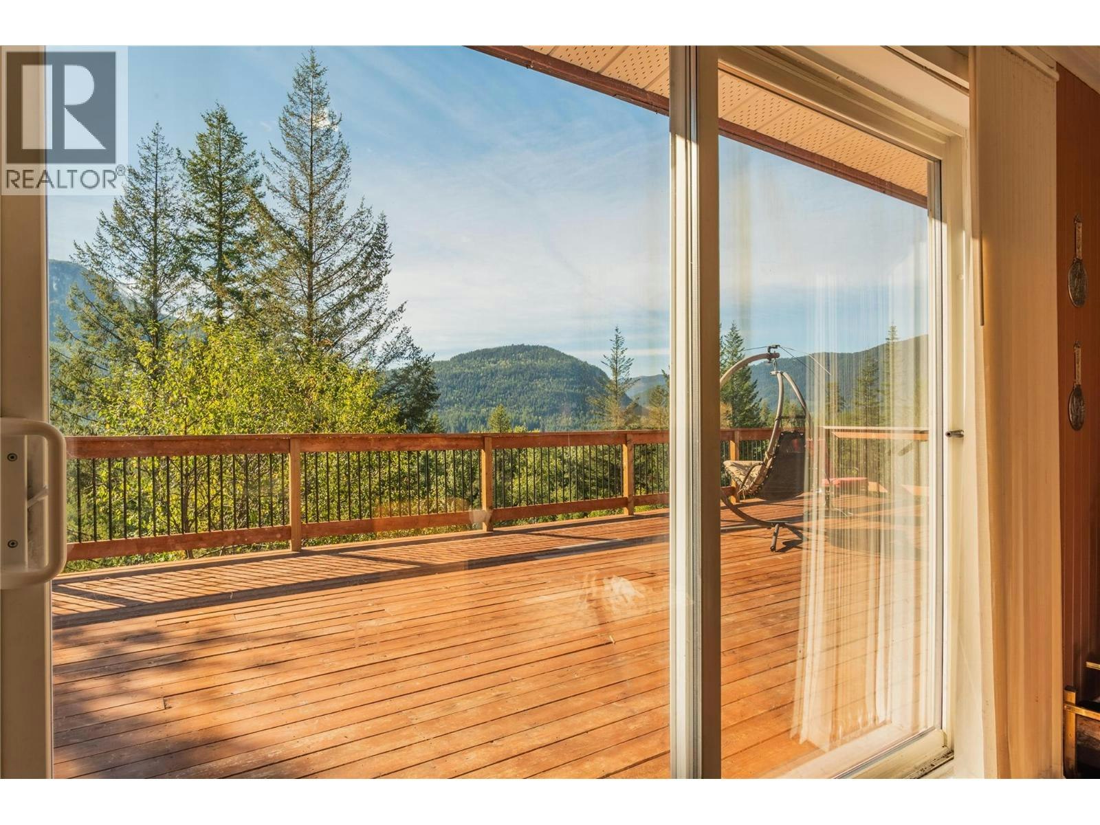 2396 Nault Road, Pass Creek, BC, V1N 4T5 - 36