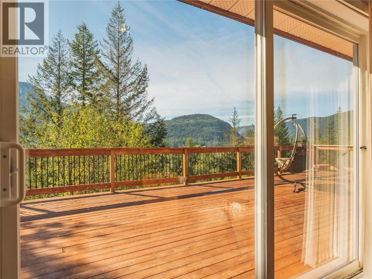 2396 Nault Road, Pass Creek, BC, V1N 4T5 - 36