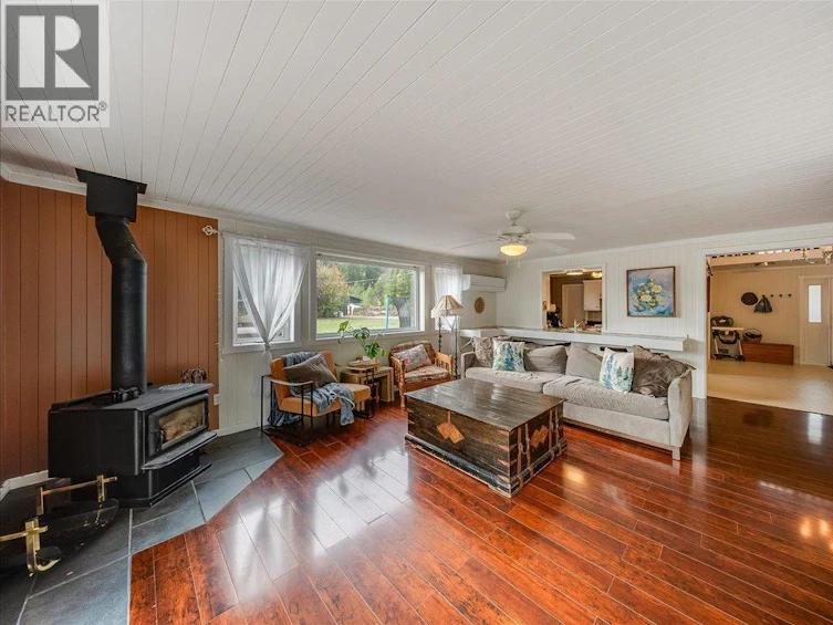 2396 Nault Road, Pass Creek, BC, V1N 4T5 - 14