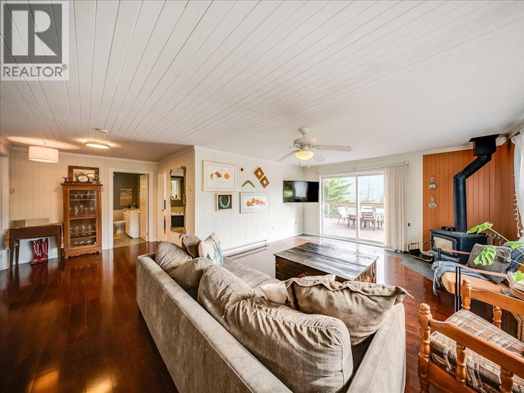 2396 Nault Road, Pass Creek, BC, V1N 4T5 - 15
