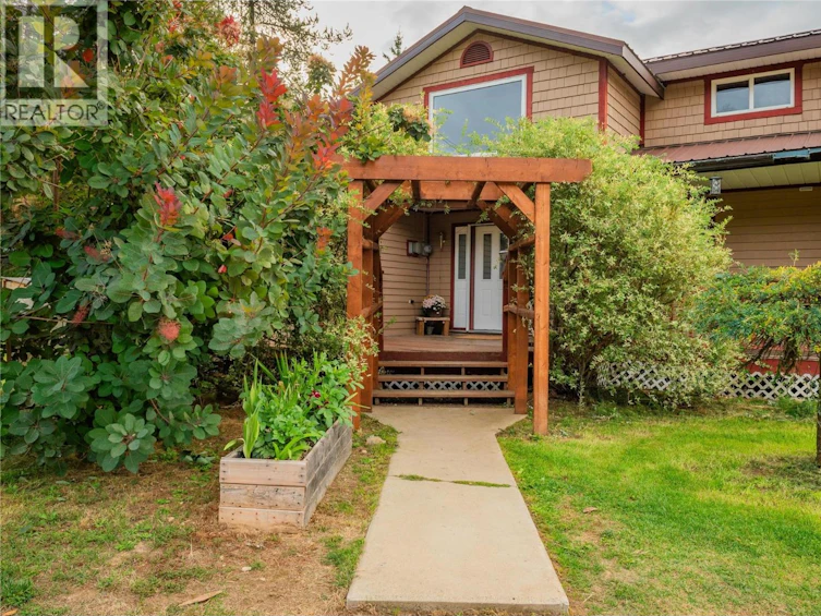 2396 Nault Road, Pass Creek, BC, V1N 4T5 - 9