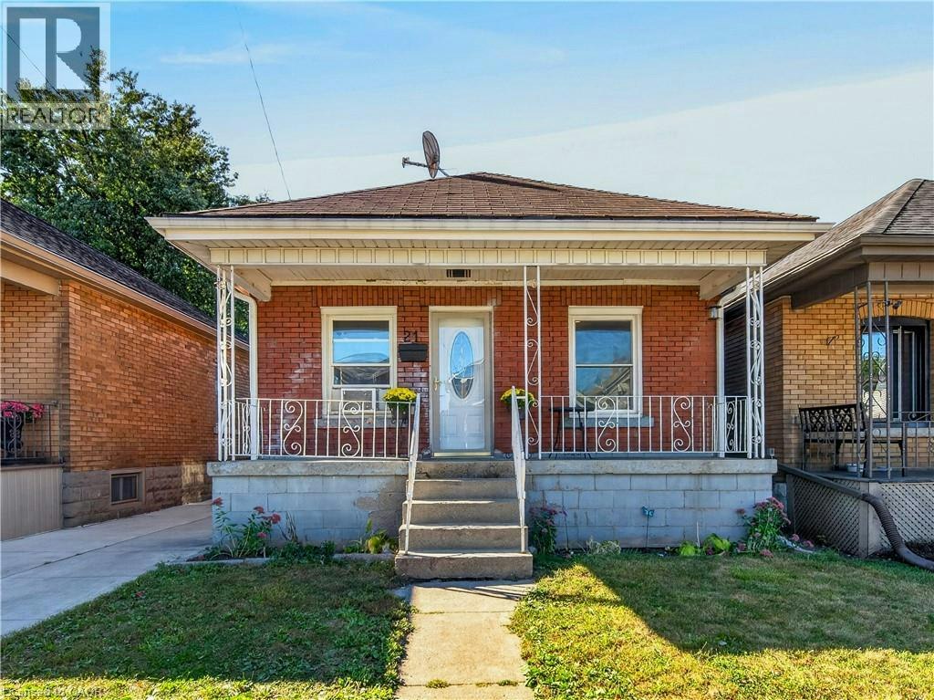 21 Cameron Avenue N, Hamilton, ON, L8H 4Y9