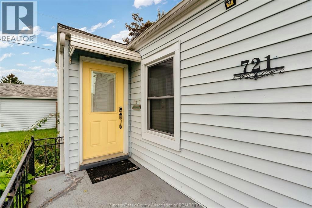 721 Lens Avenue, Windsor, ON, N8W 1L1 - 2