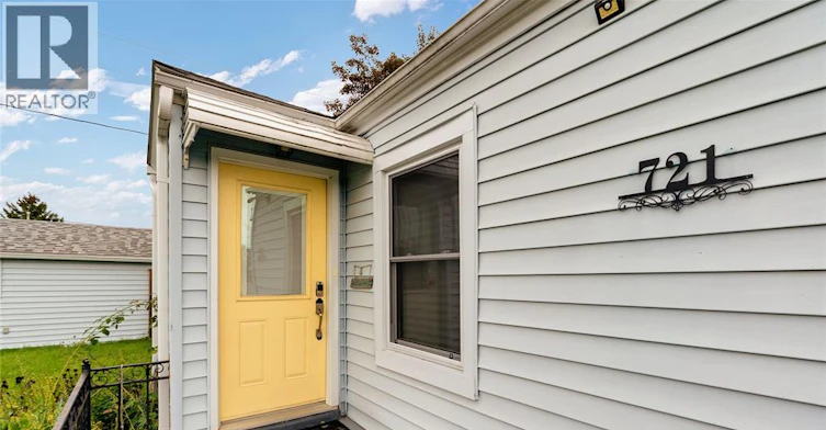721 Lens Avenue, Windsor, ON, N8W 1L1 - 2