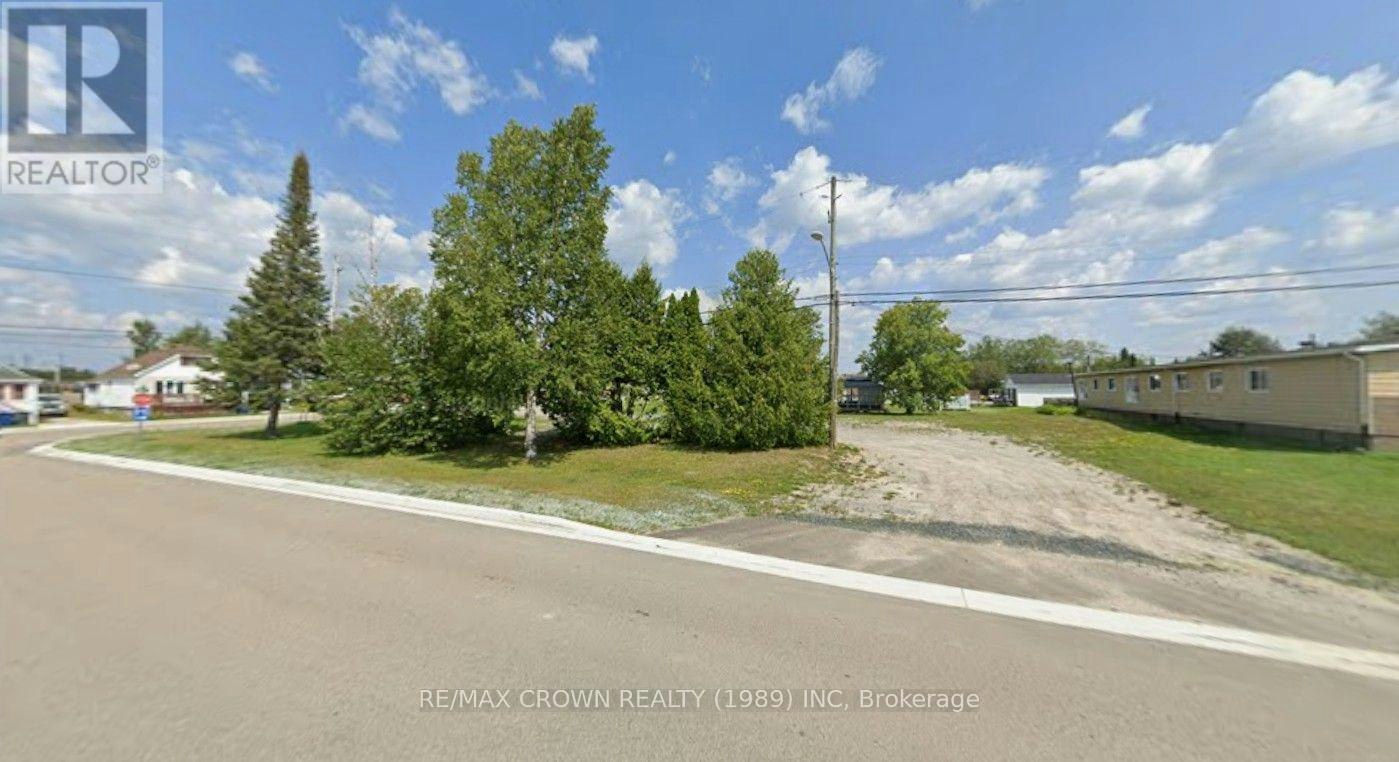 7-9 Dupont Street, Smooth Rock Falls, ON, P0L 2B0