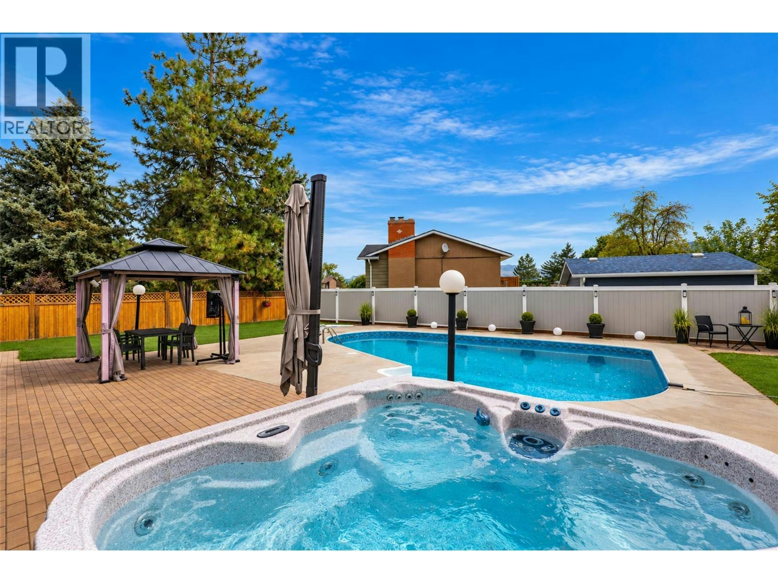 384 Arrowstone Drive, Kamloops, BC, V2C 1R1