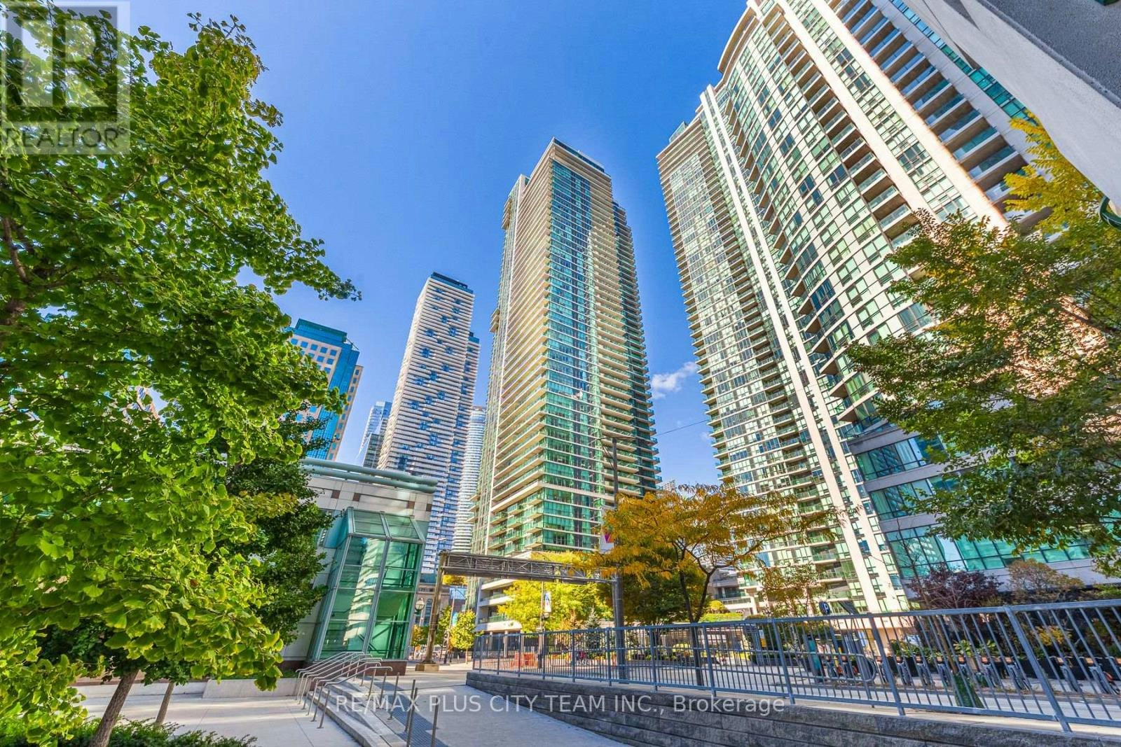 1502-33 Bay Street, Toronto, ON, M5J 2Z3