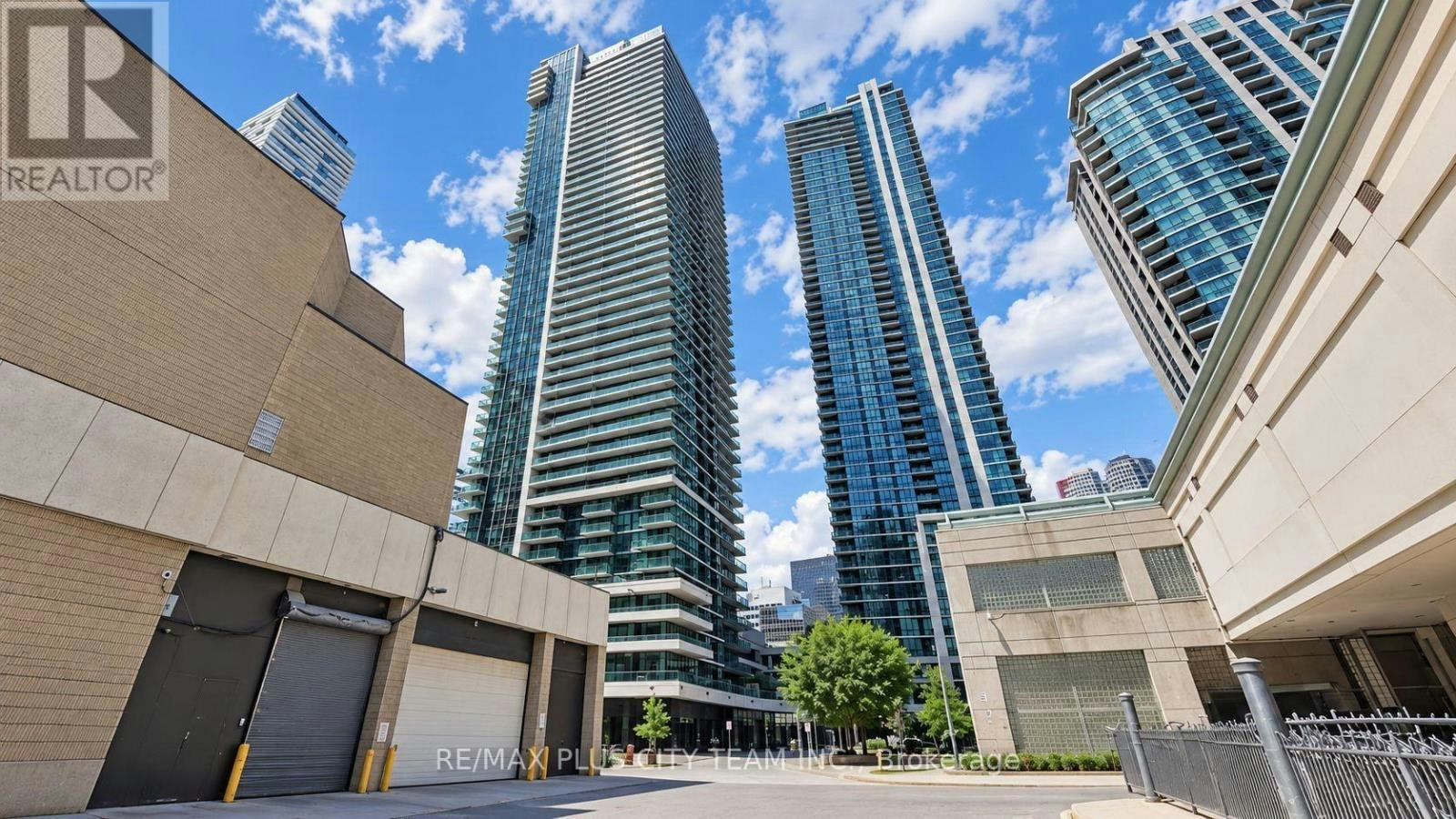 1502-33 Bay Street, Toronto, ON, M5J 2Z3