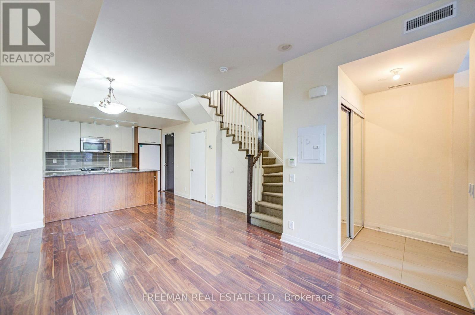 TH108-5 Valhalla Inn Road, Toronto, ON, M9B 0B1