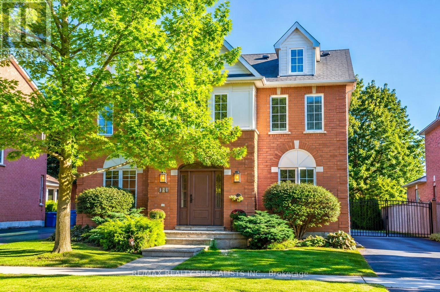 126 Westchester Road, Oakville, ON, L6H 6H9