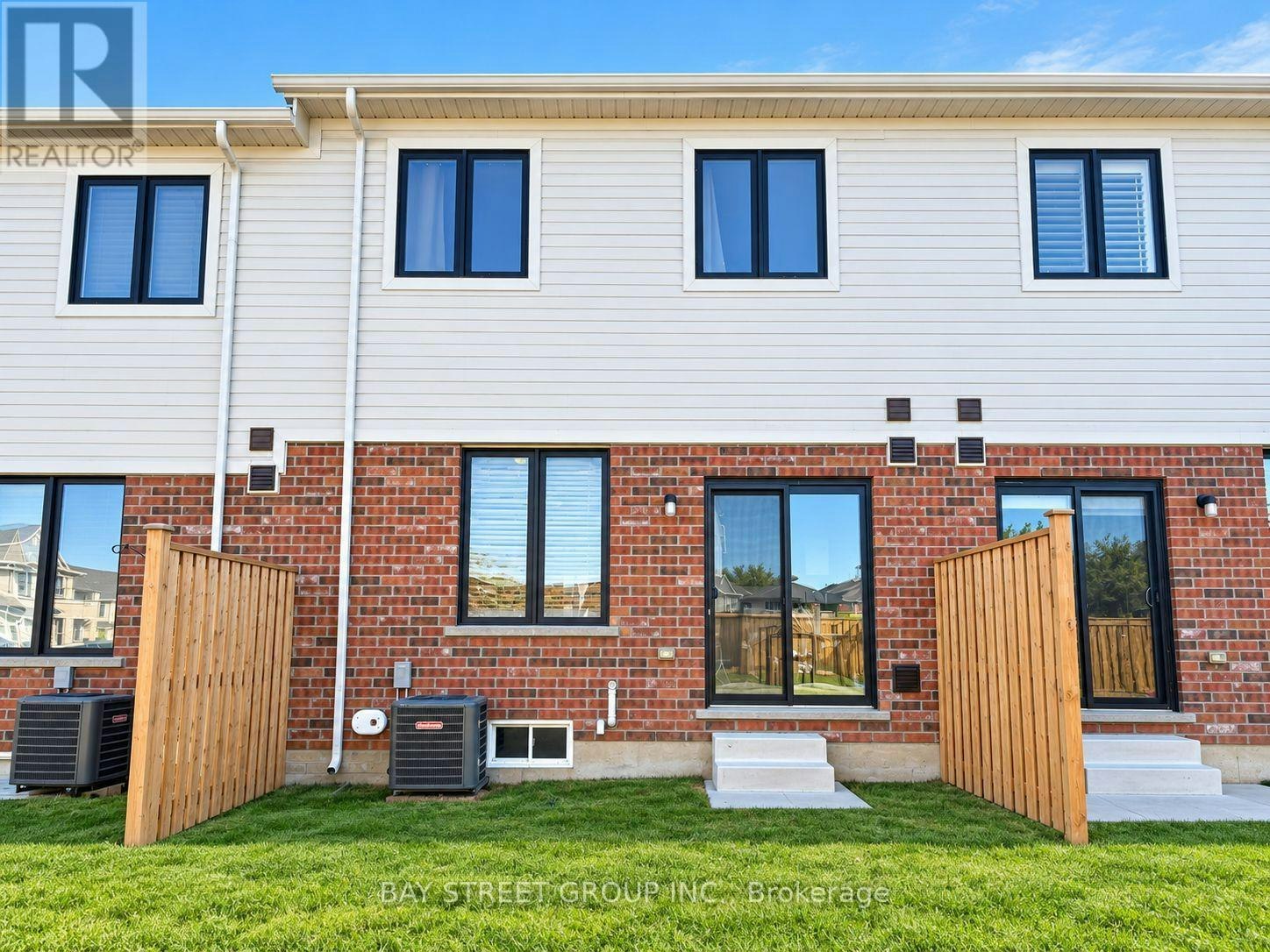4-30 Mia Drive, Hamilton, ON, L9B 0K1 - 30