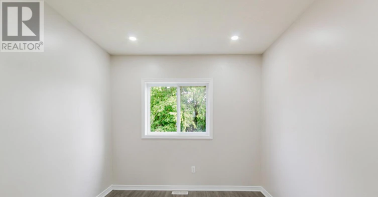 67 Kinzie Avenue, Kitchener, ON, N2A 2J6 - 24