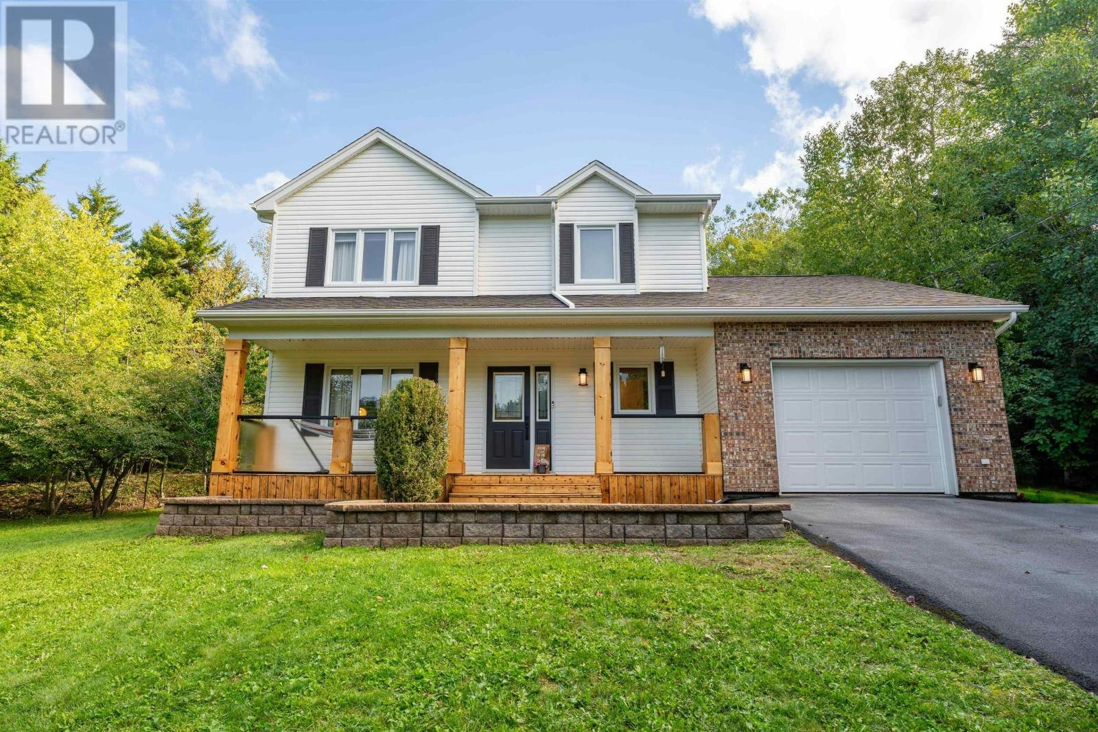 90 Ingram Drive, Fall River, NS, B2T 1A4