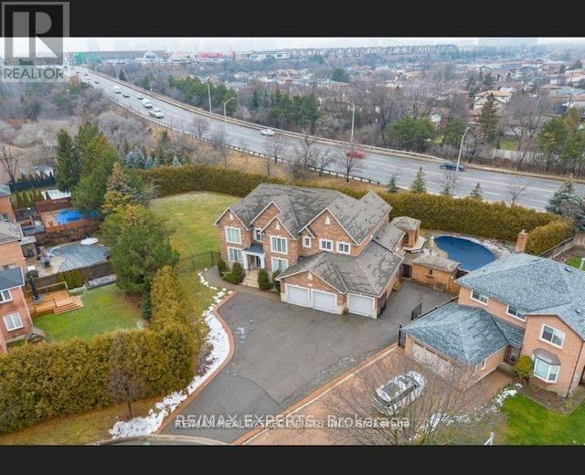 2489 Olinda Court, Mississauga, ON, L5C 4P5