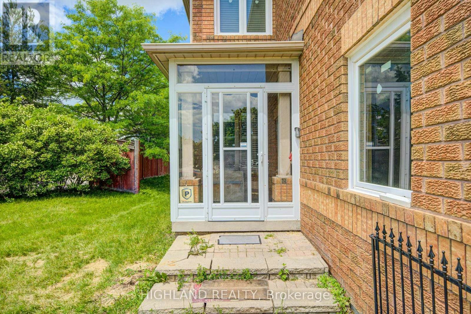 5327 Landsborough Avenue, Mississauga, ON, L5R 3X1 - 3