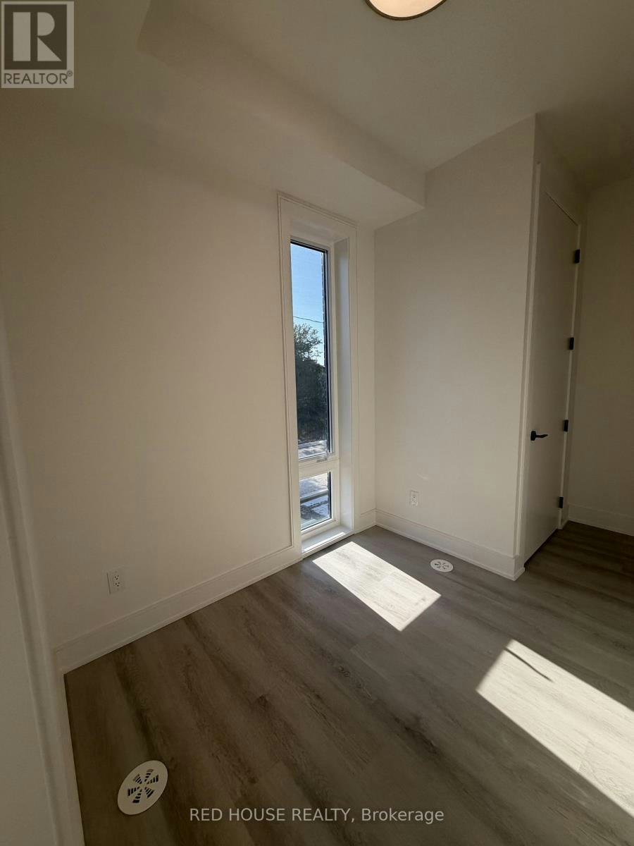 210 Ellis Avenue, St. Catharines, ON, L2P 0G9 - 17