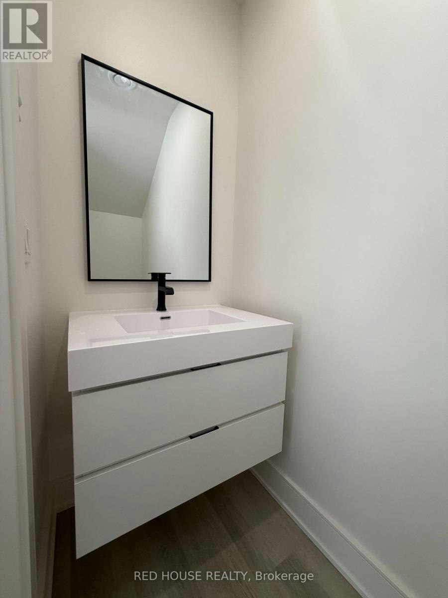 210 Ellis Avenue, St. Catharines, ON, L2P 0G9 - 7