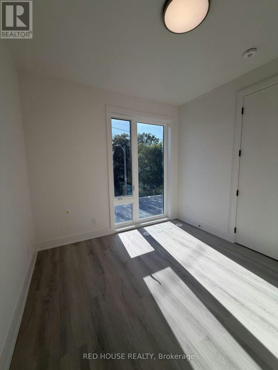 210 Ellis Avenue, St. Catharines, ON, L2P 0G9 - 14