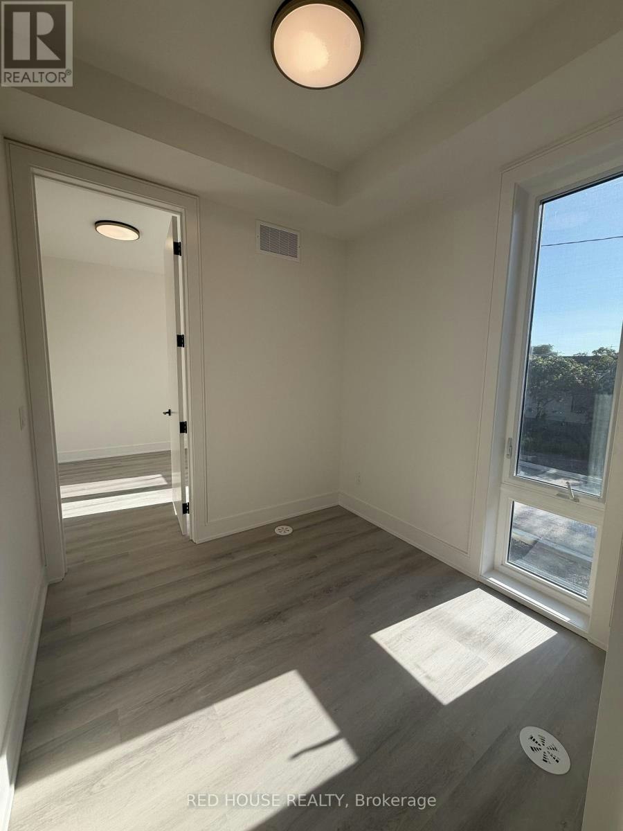 210 Ellis Avenue, St. Catharines, ON, L2P 0G9 - 9