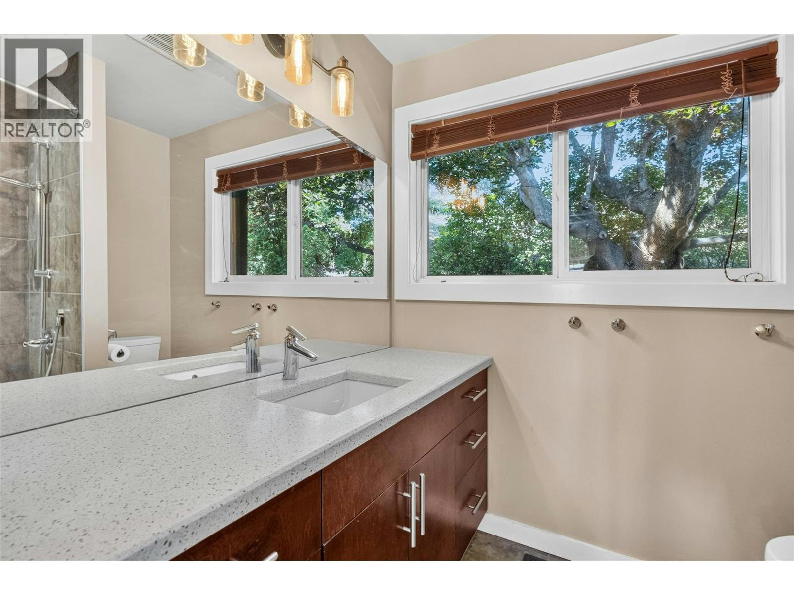 220 West Bench Drive, Penticton, BC, V2A 8X8 - 23