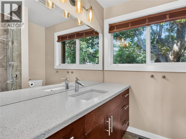 220 West Bench Drive, Penticton, BC, V2A 8X8 - 23