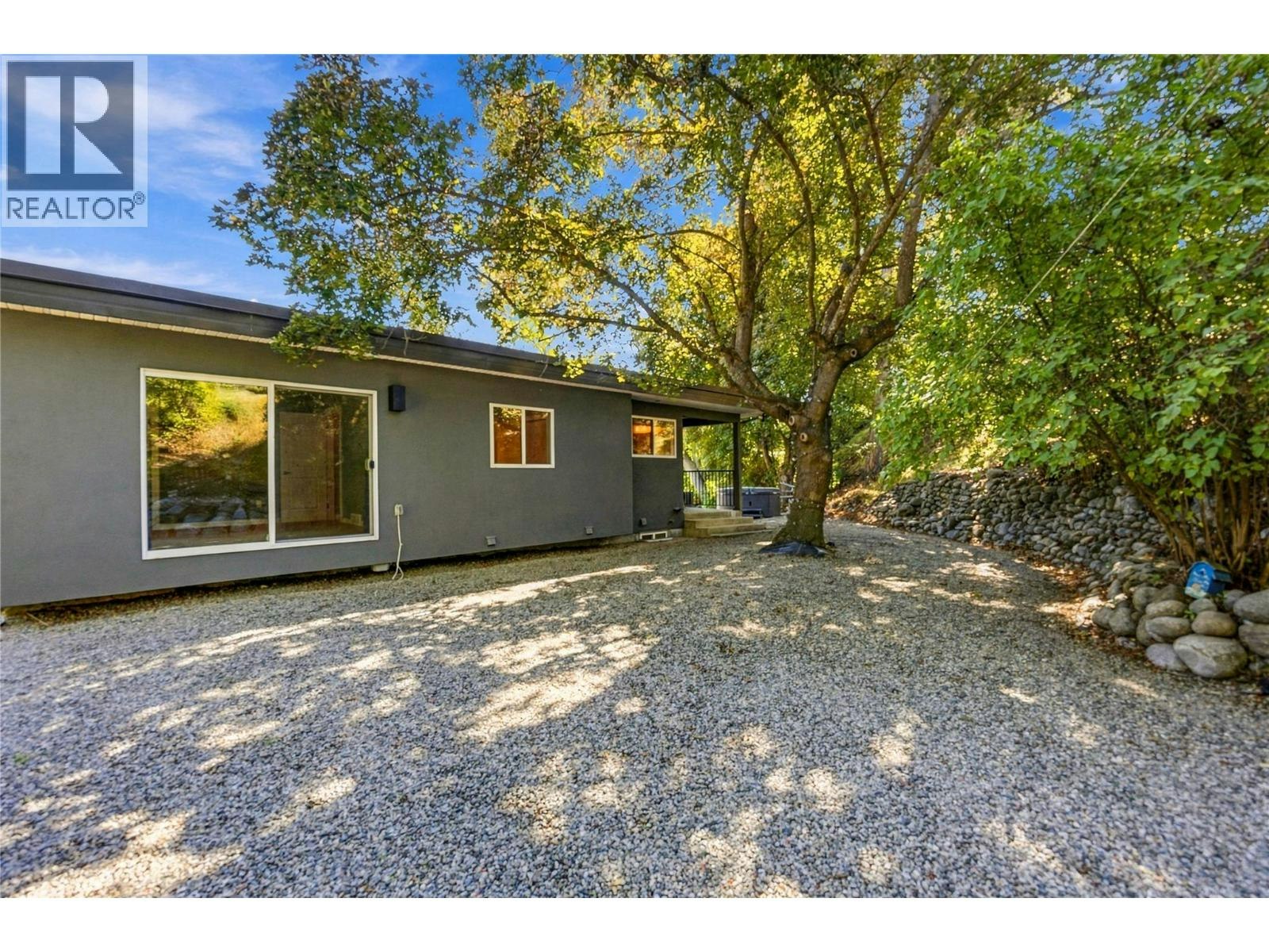 220 West Bench Drive, Penticton, BC, V2A 8X8 - 37