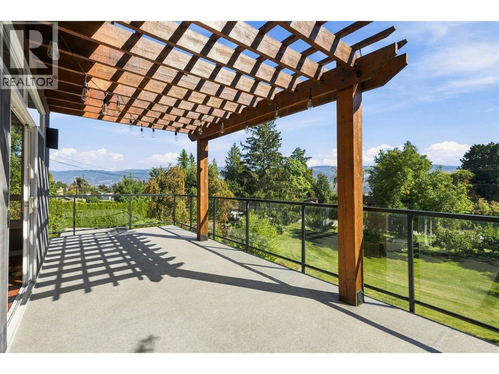220 West Bench Drive, Penticton, BC, V2A 8X8 - 33
