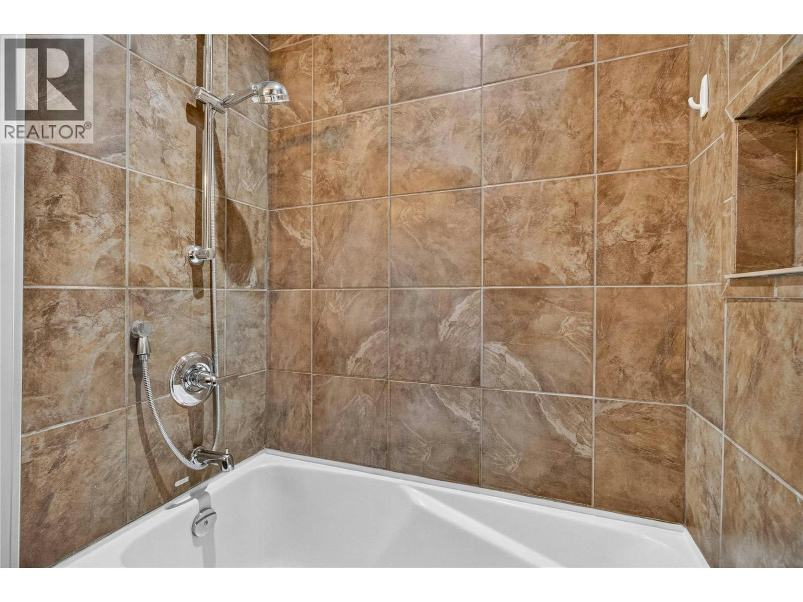 220 West Bench Drive, Penticton, BC, V2A 8X8 - 24