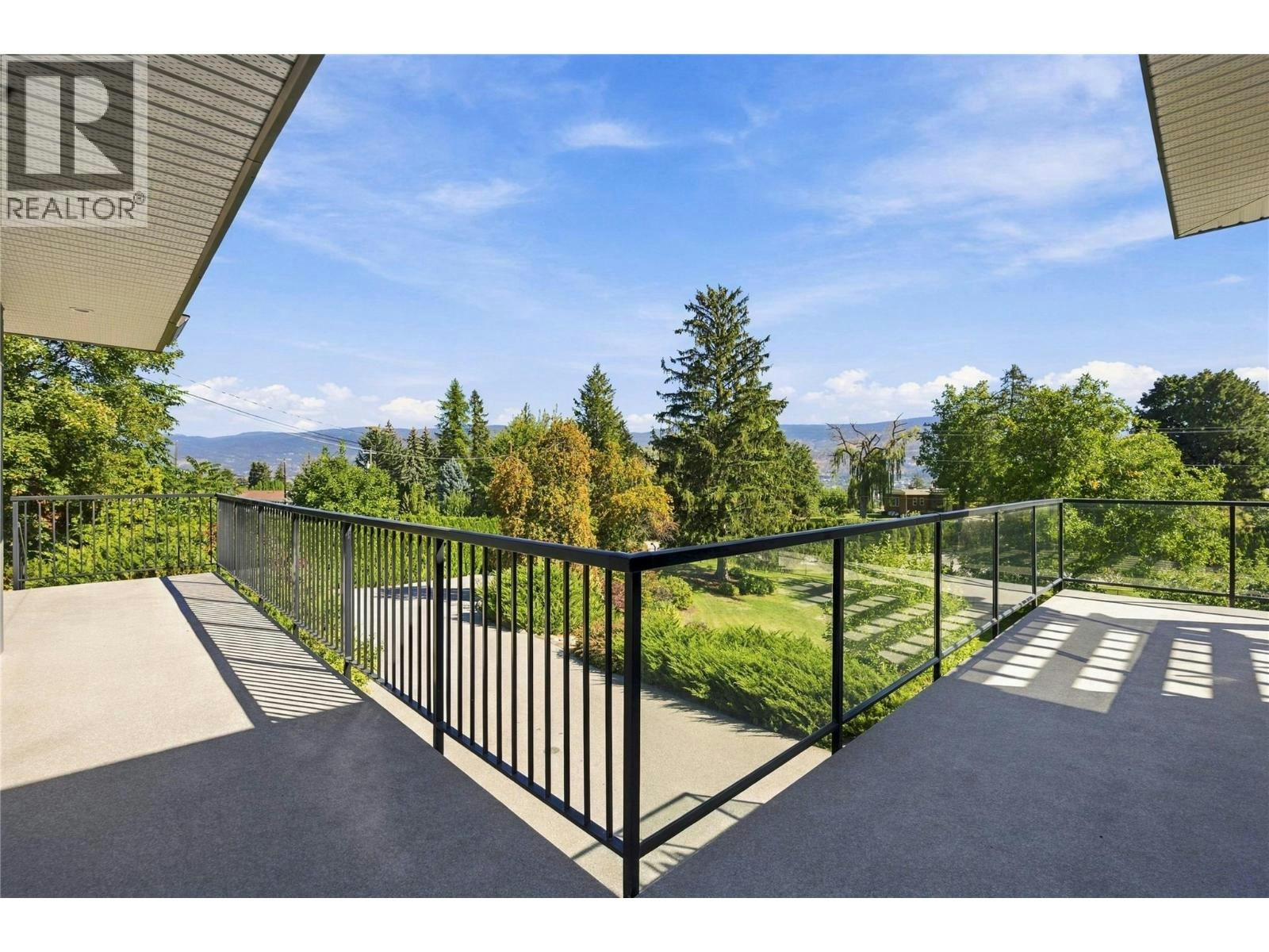 220 West Bench Drive, Penticton, BC, V2A 8X8 - 34