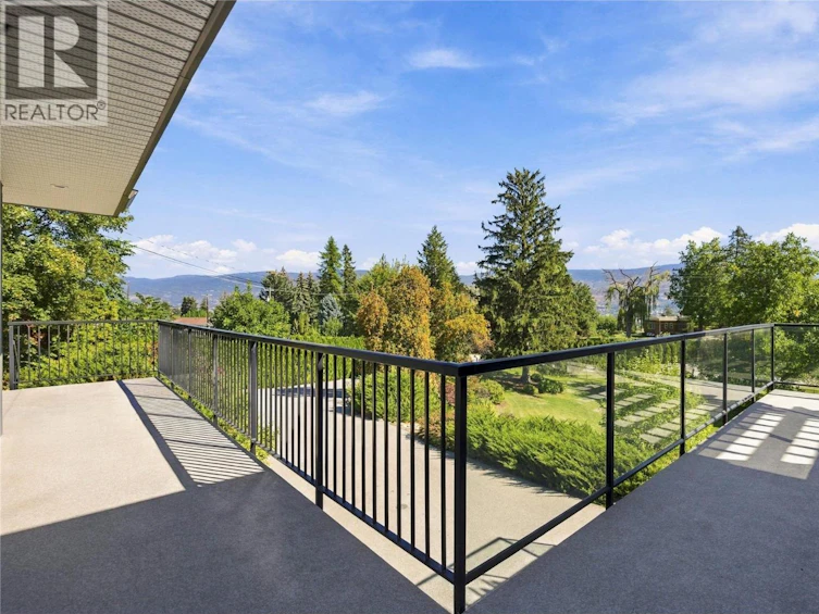220 West Bench Drive, Penticton, BC, V2A 8X8 - 34