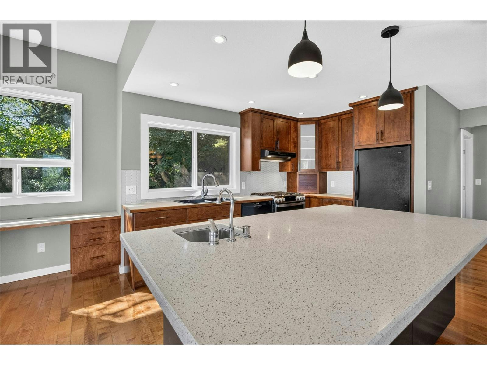 220 West Bench Drive, Penticton, BC, V2A 8X8 - 4