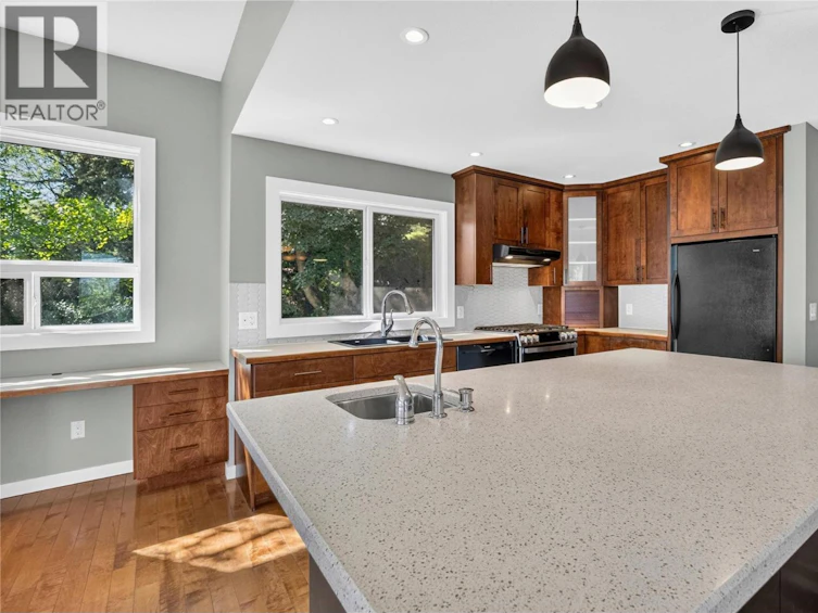 220 West Bench Drive, Penticton, BC, V2A 8X8 - 4